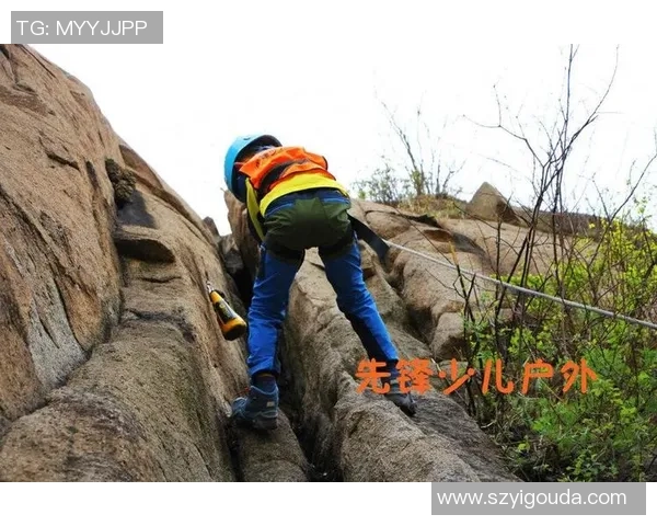 深圳攀岩队的防守策略解析与攀岩热点的深度探讨